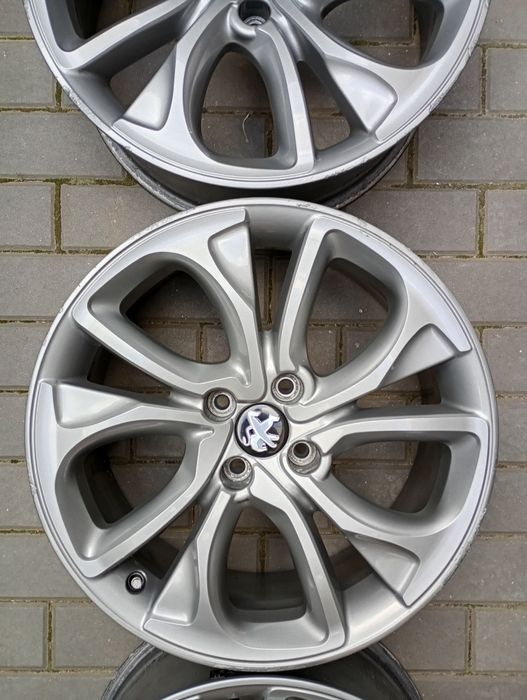 Alufelgi Peugeot 3008 , 5008 r18 4x108 kolor szary