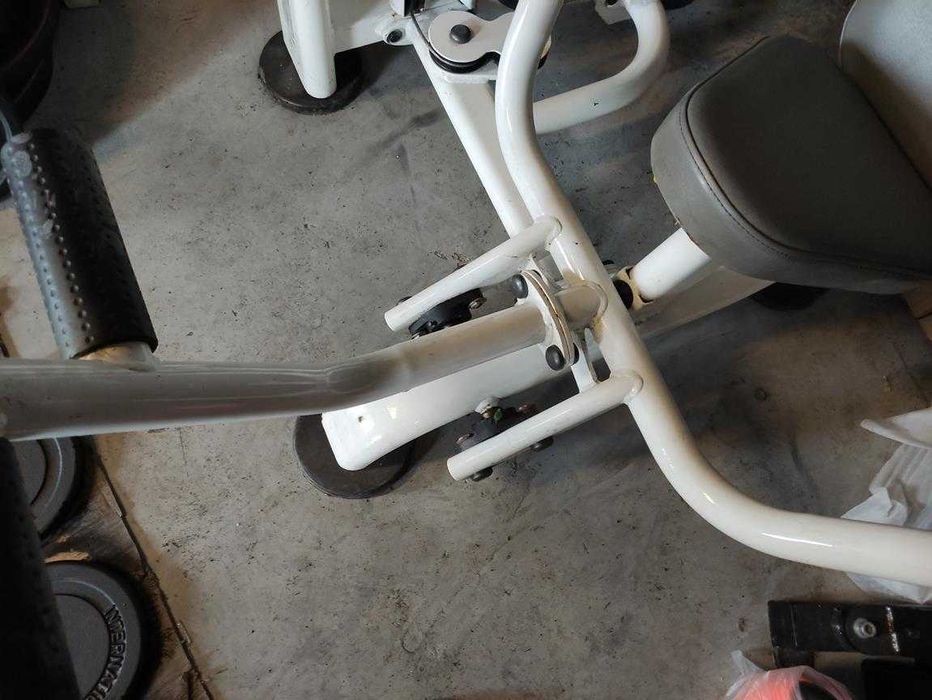 Atlas Maszyna VERTEX wypychanie na klatke klatka chest press siłownia