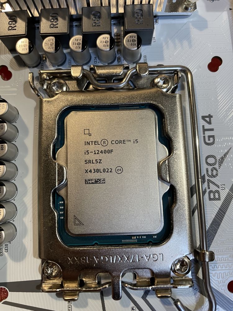Комплект i5 12400f B760 32GB DDR4