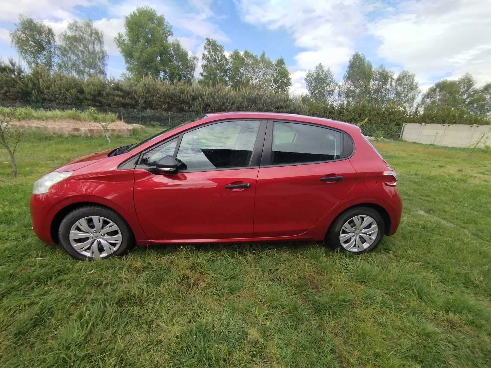 Peugeot 208  1.4 hdi