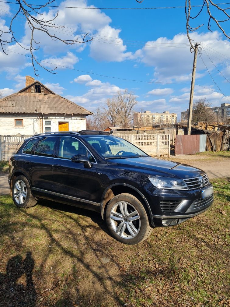 Правильний Туарег Touareg 3.0d панорама пневма чорний на чорному не кр