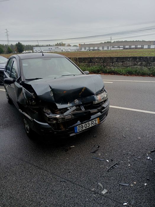 Vendo carro para peças