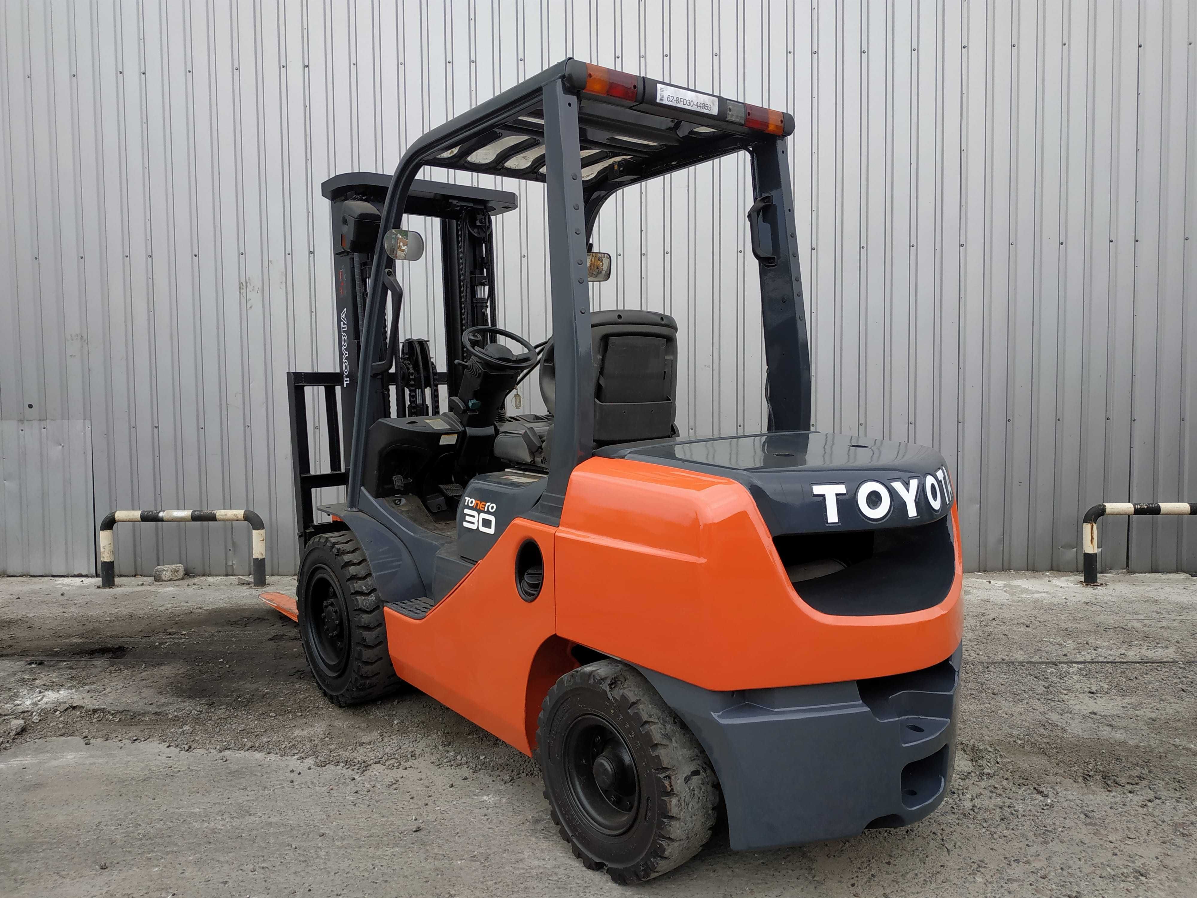 Погрузчик б у  TOYOTA Дизель 3т, 2020год, 4,3м.