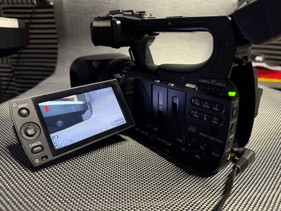 Відеокамера, камера Canon xf-100e