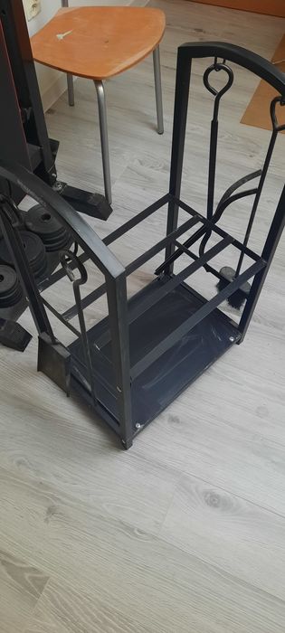 Stojak na drzewo do kominka