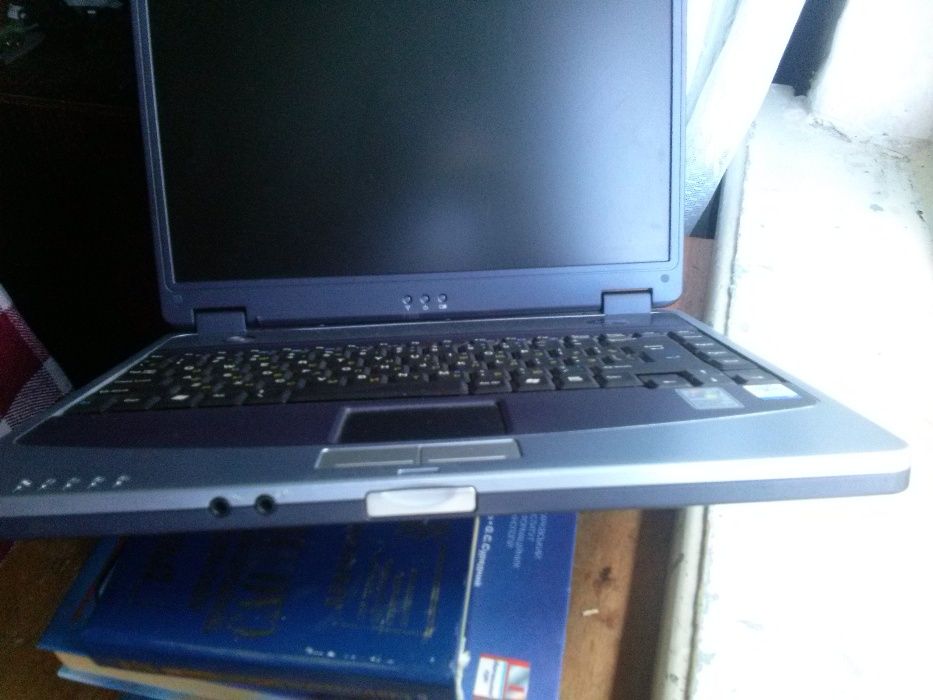 НОУТБУК BENQ model DN2100 оперативка 1гб.