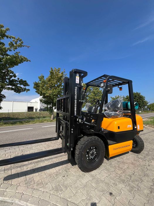 Nowy wózek widłowy 2,5T duplex Gunter Grossmann. Silnik Kubota. LPG