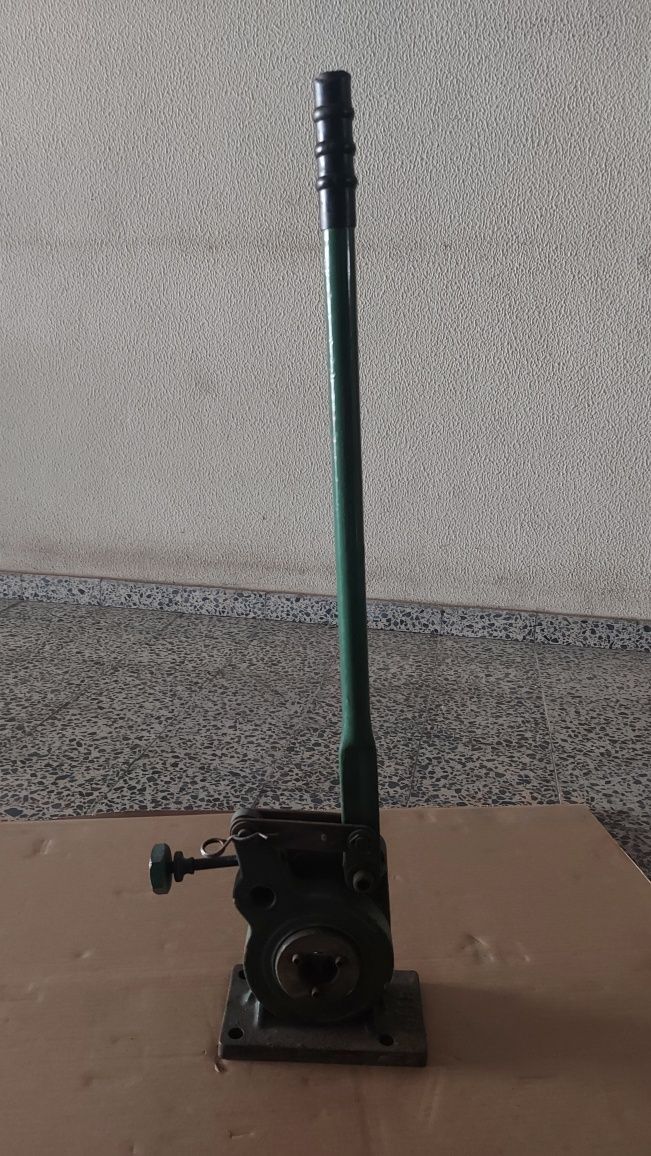 Maquina de prensar cravar tubos
