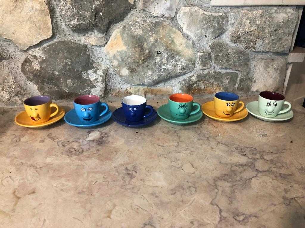 Conjunto de chávenas de café