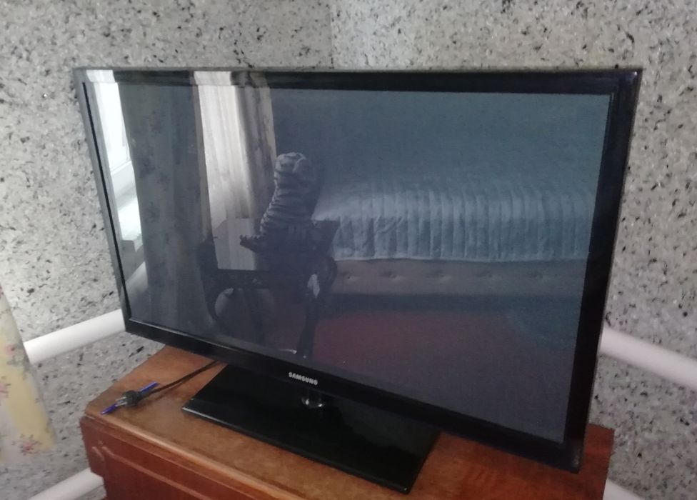 Телевізор 50 дюймів.