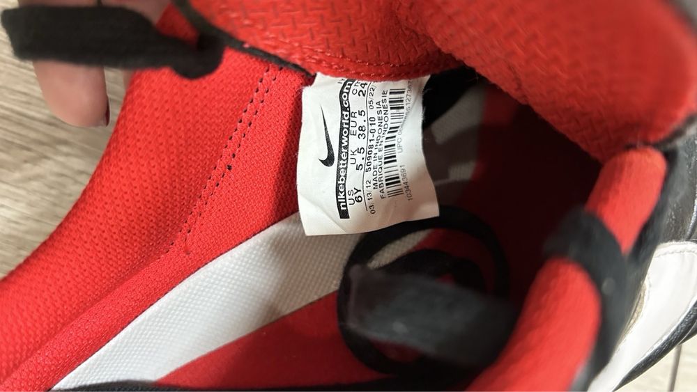 Бутсы Nike 38.5 оригінал (нові)