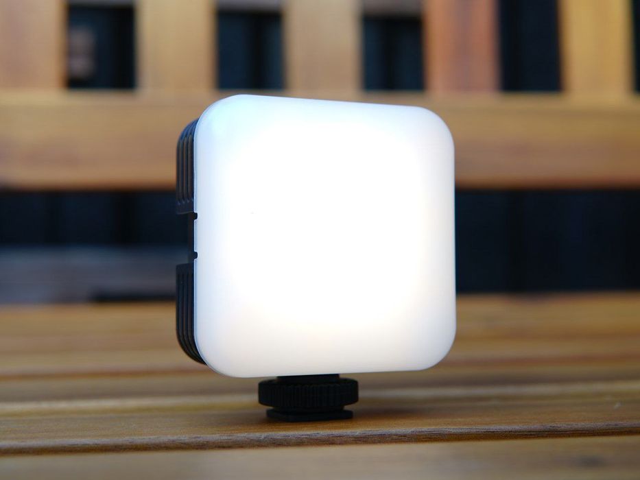 Цветной RGB-видеосвет для камер на магните Neewer Mini Portable LED Li