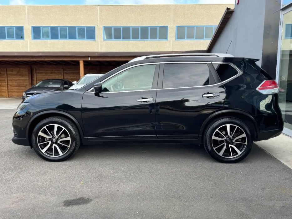 Nissan X-Trail      2015
