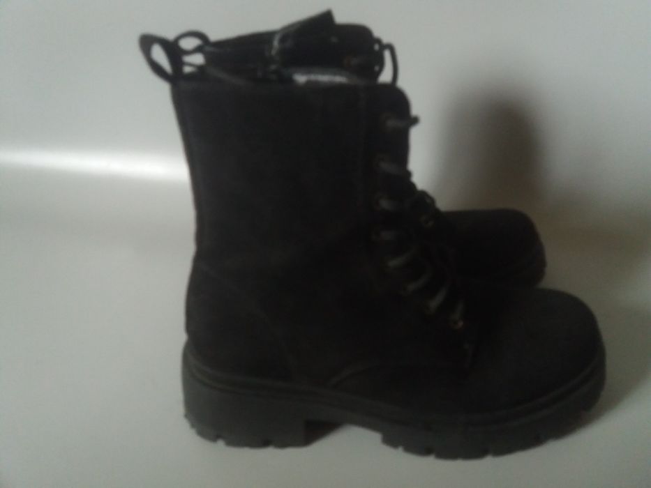 Ботинки Новые демисезонные размер 37 Женские