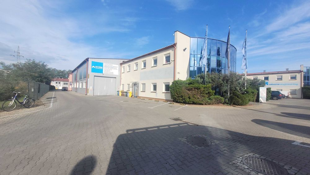 hala/magazyn z biurami 875 m kw. blisko AOW Ww Fabryczna