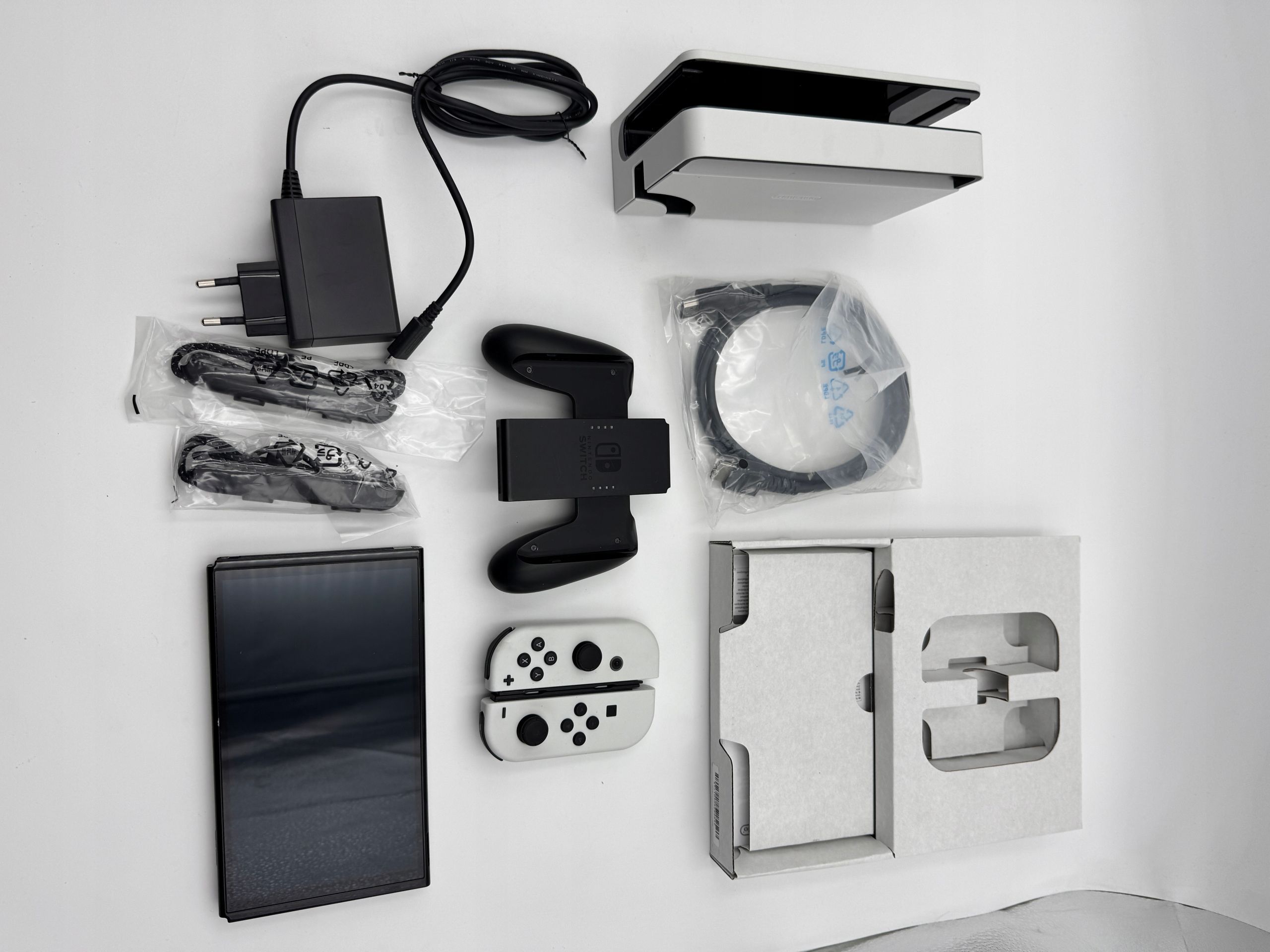 Konsola Nintendo Switch OLED biały