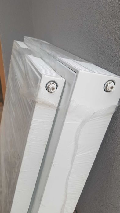 dwa grzejniki panelowe, pokojowe..