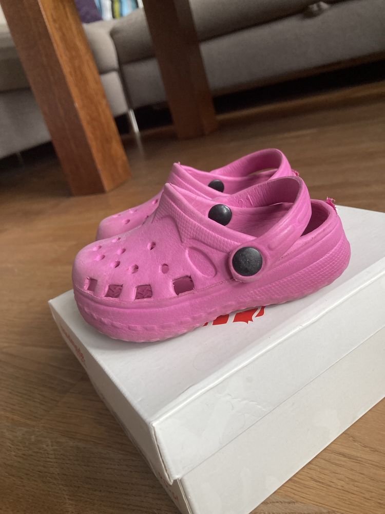 Buty dziewczęce różowe klapki crocks rozmiar 20