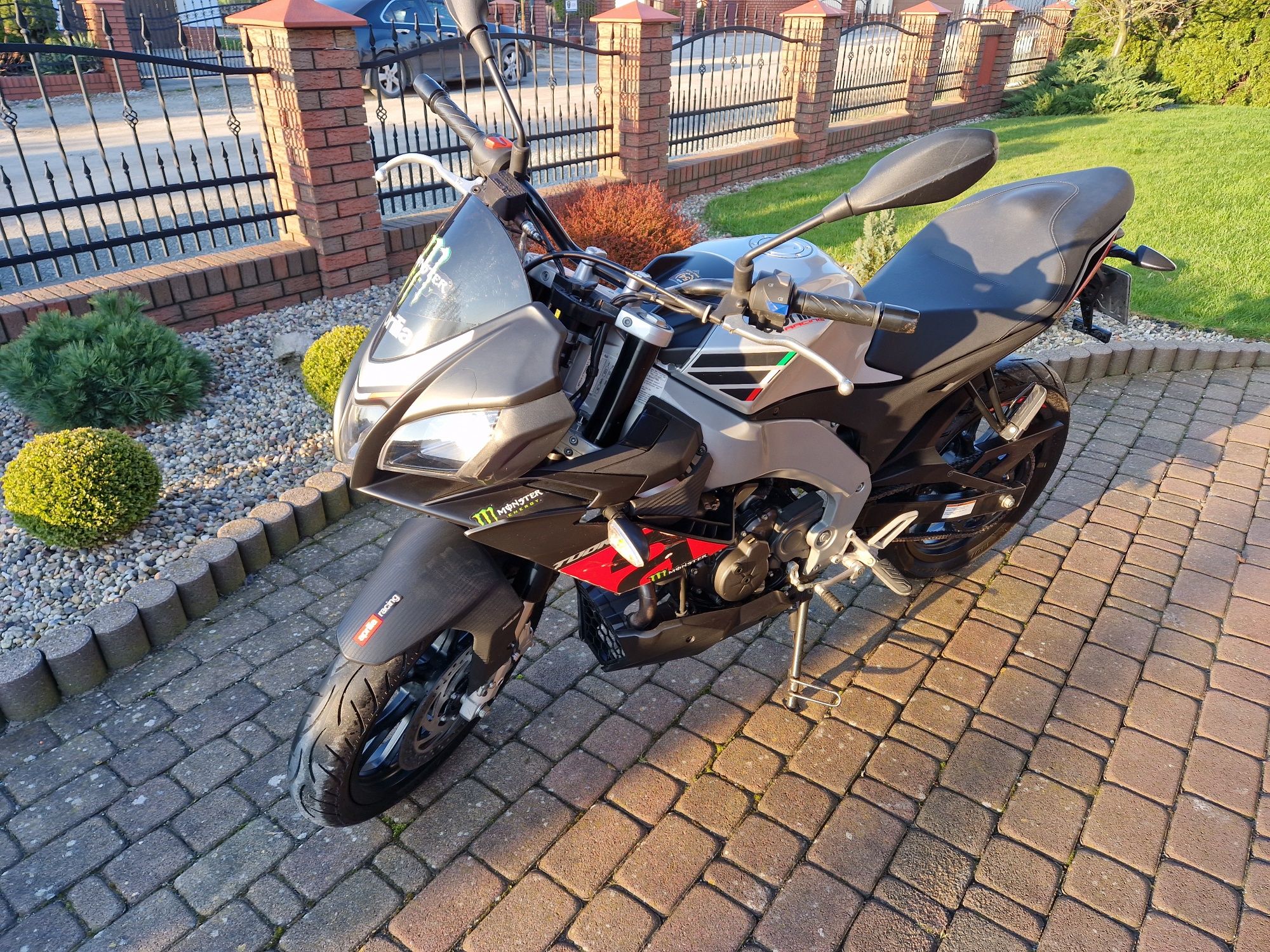 Aprilia Tuono 125 z ABS