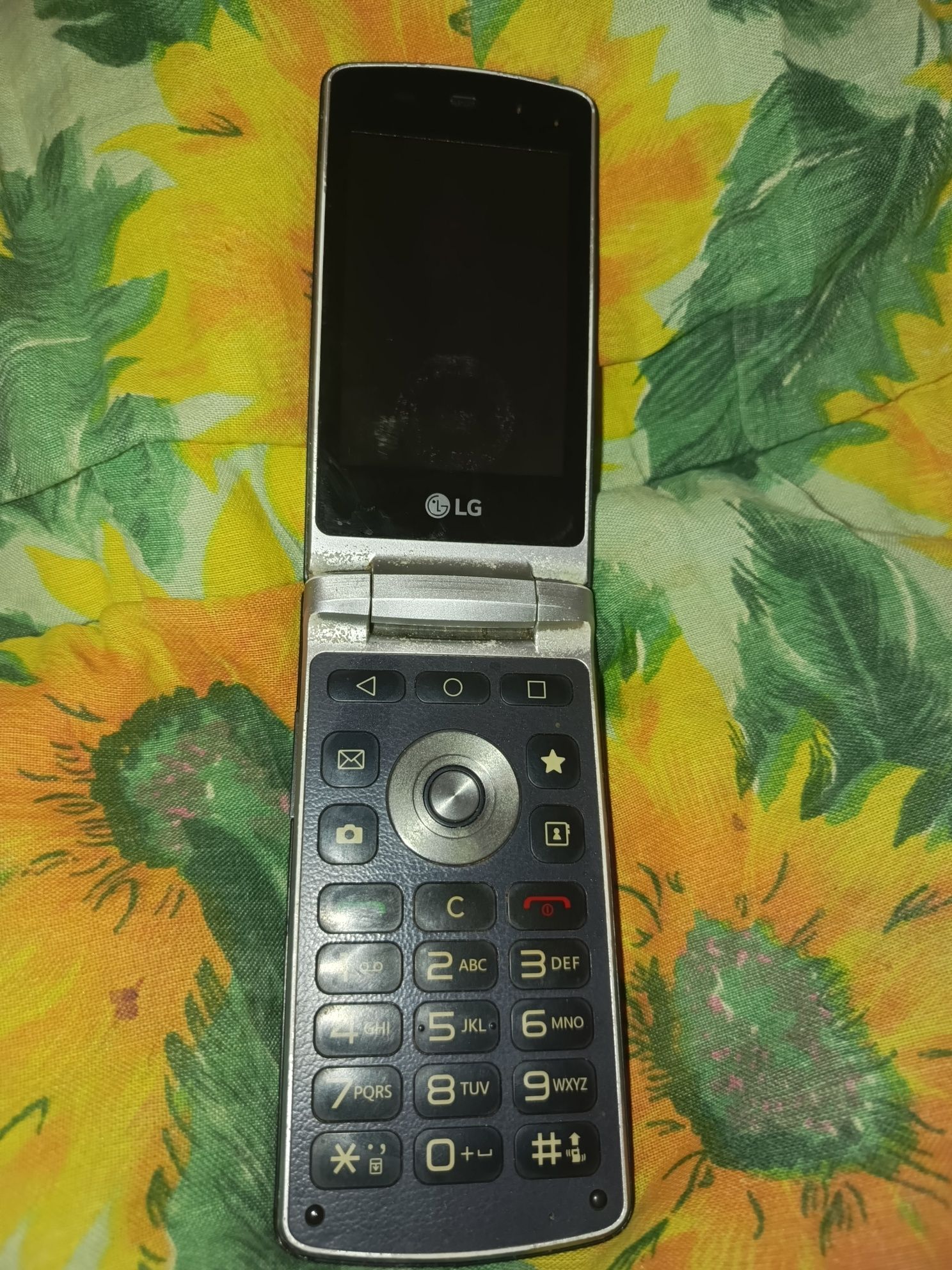 Telefon z klapką LG Android