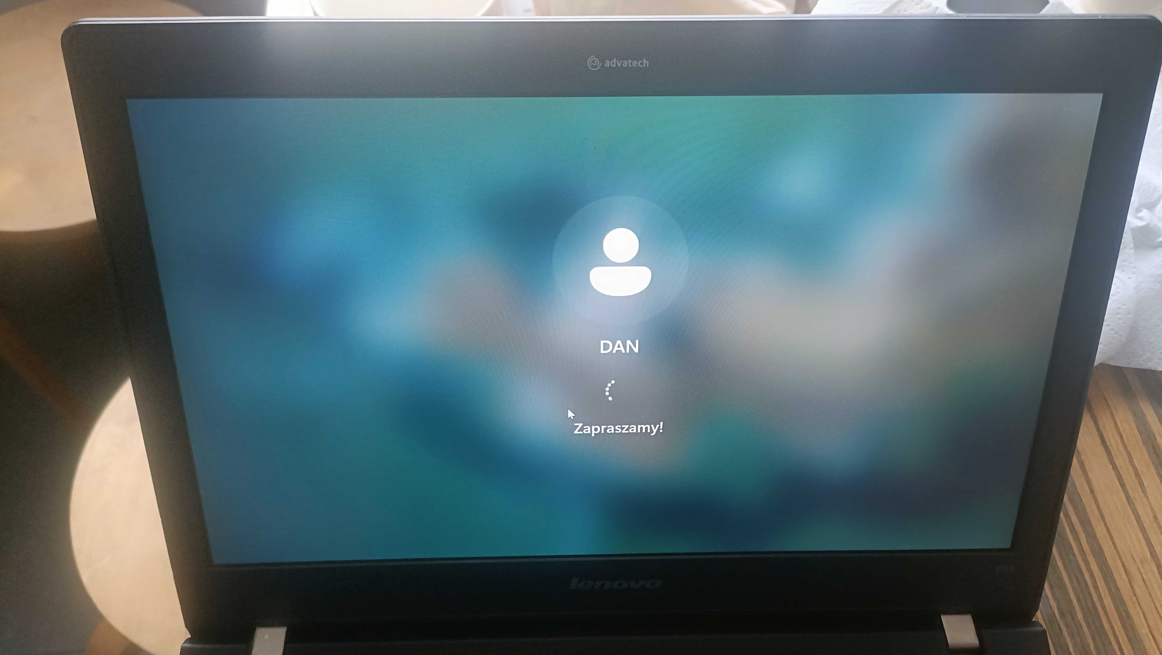 Lenovo ultrabooki E31-80 i5/8GB/500
