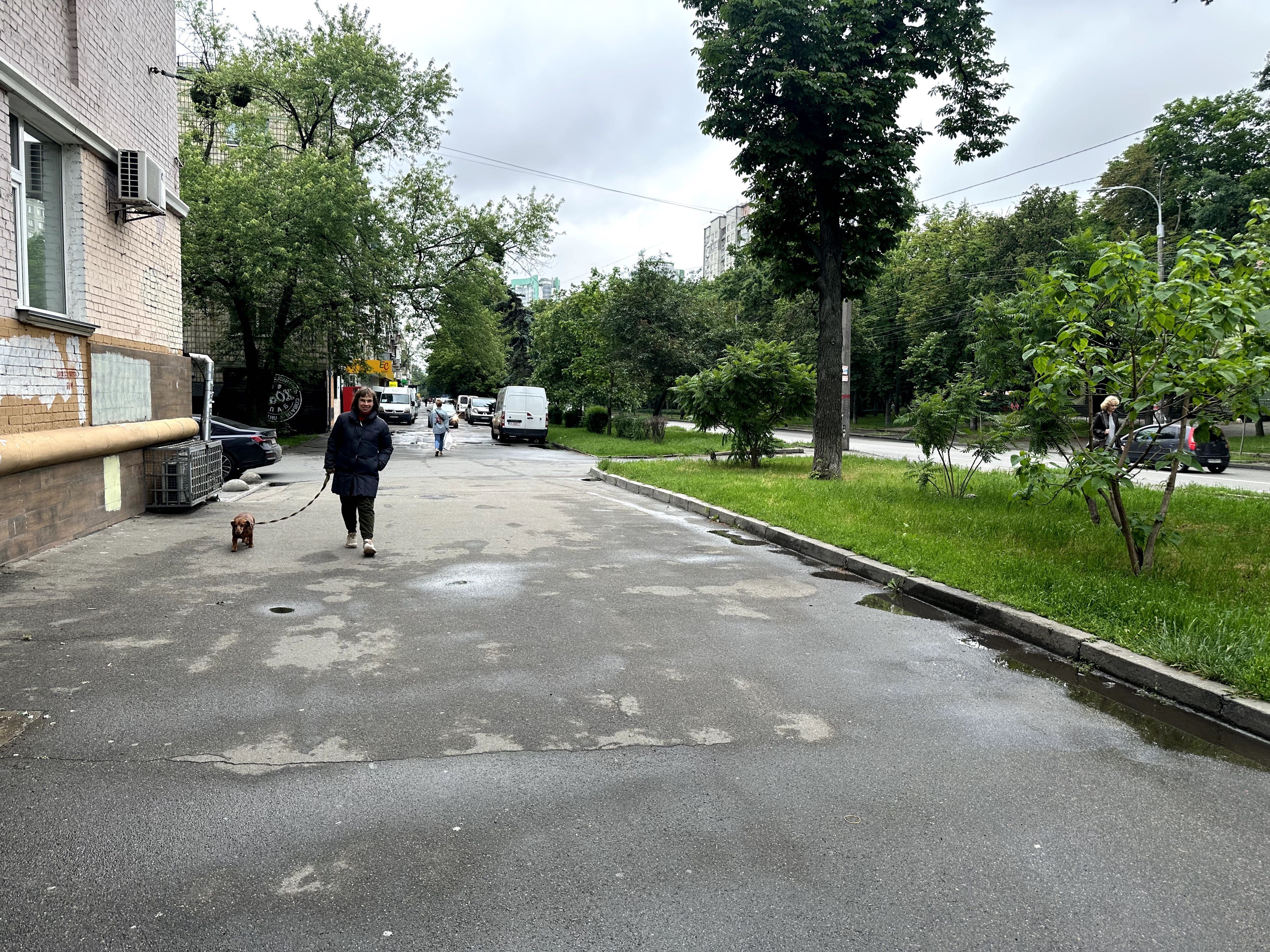 Продаж фасадного приміщення з орендарями.Окупність 9 років