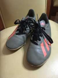 Chuteiras futsal Adidas t 32