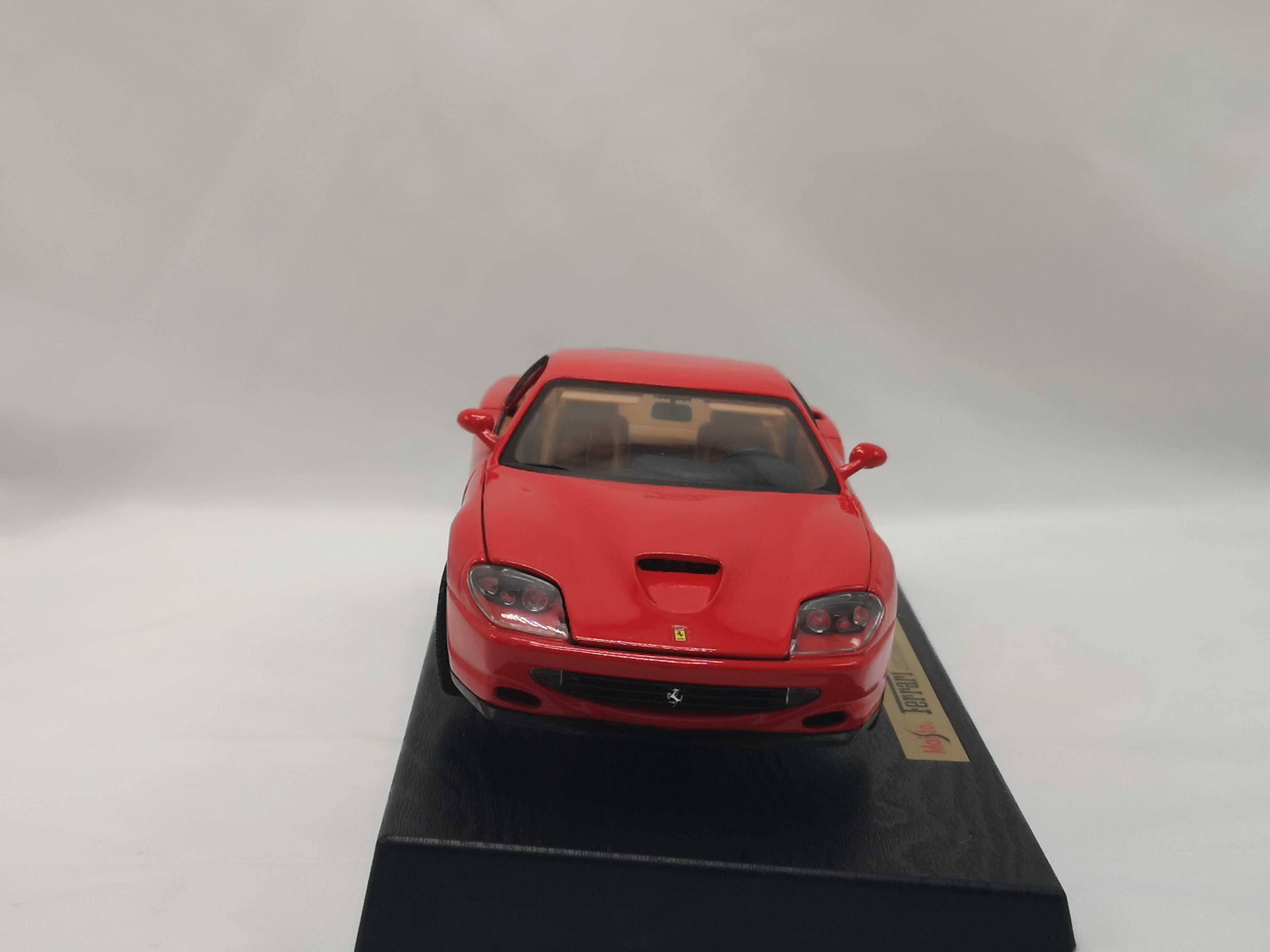 Linda miniatura Ferrari 550 Maranello - 1996 Maisto 1/18