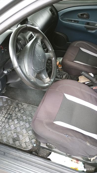 Mitsubishi carisma 1.3 16v 2002