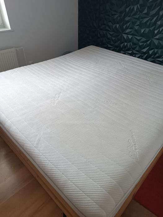 Dwa materace muękki i twardy 180x200