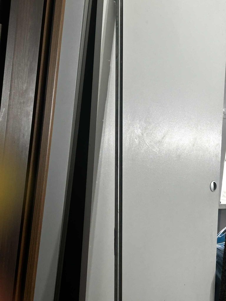 Drzwi białe przesuwane 80