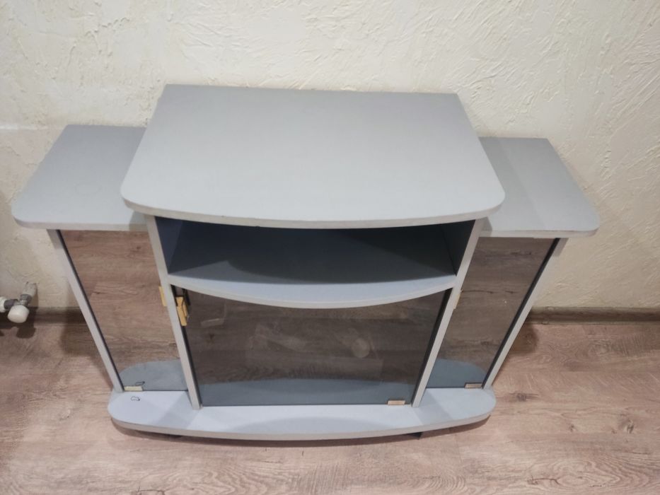 Тумба під телевізор .