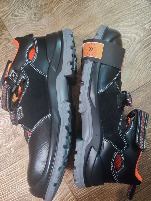 Спецвзуття чоловіче сандалі