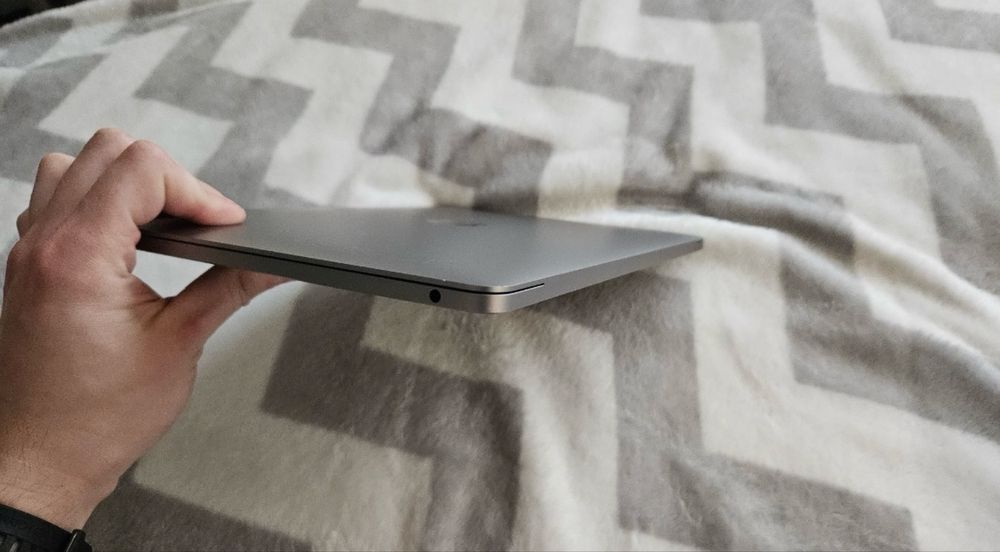 MacBook Pro 13.3” A2159 (2019) – i7 / 16GB RAM / 256GB SSD