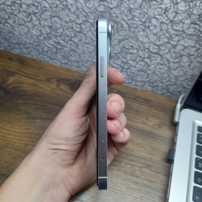 Iphone 15 XR 128gb Neverlock Батарея 100%
