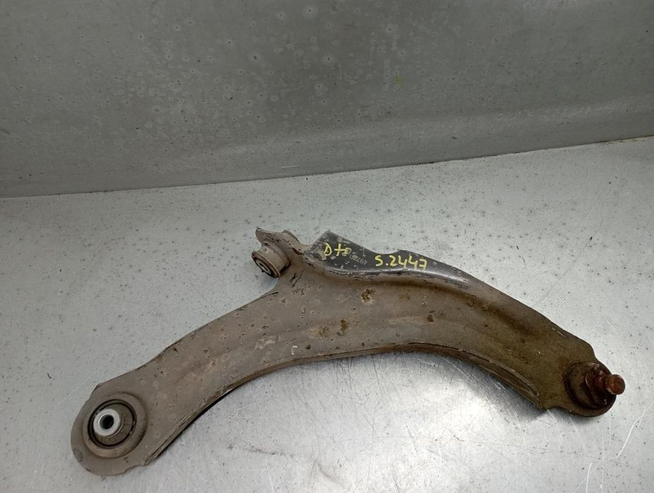 Braço de suspensão frente direito RENAULT Clio IV (BH_)