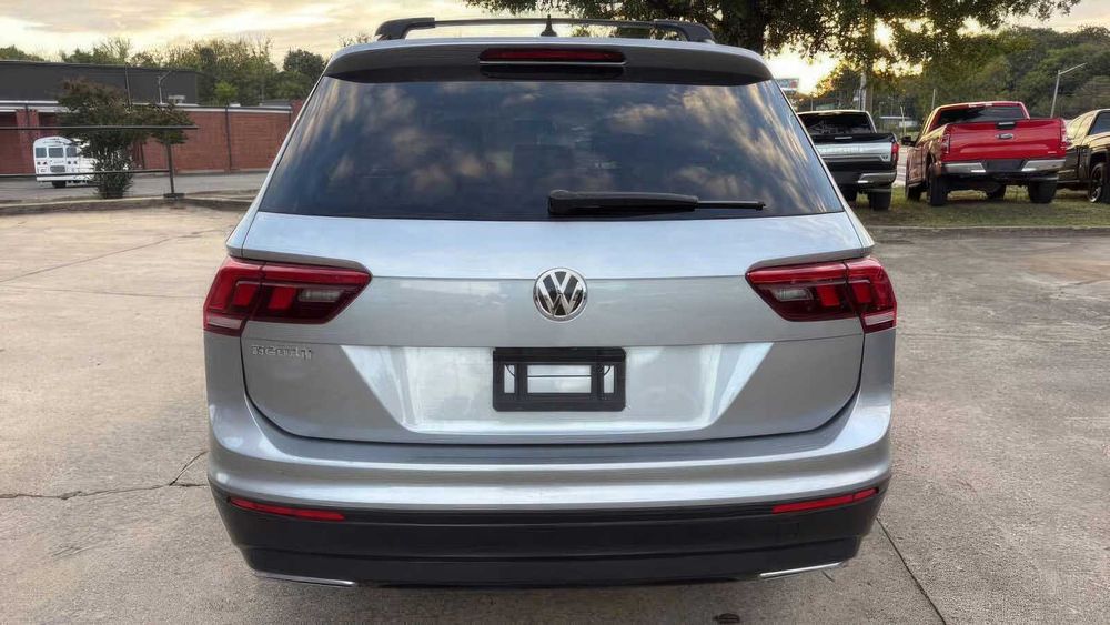 Volkswagen Tiguan S      2020