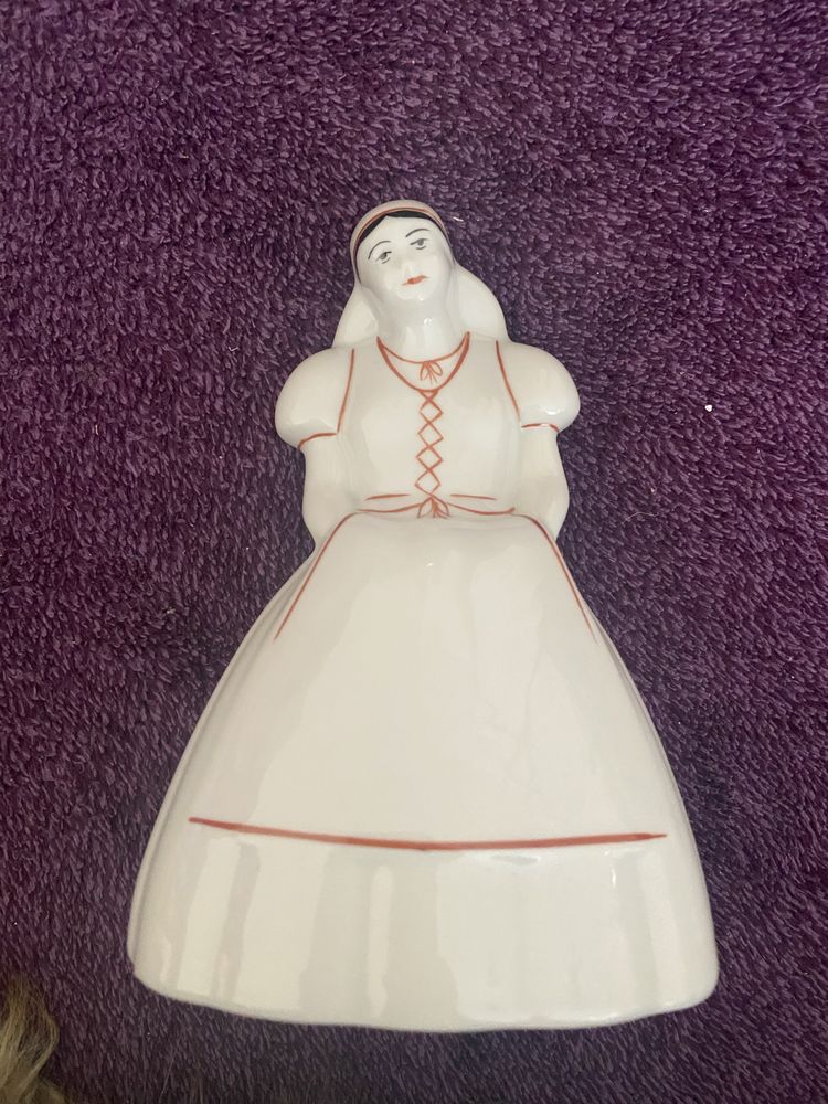 Ćmielów figurka porcelanowa kobieta strój ludowy Magdusia