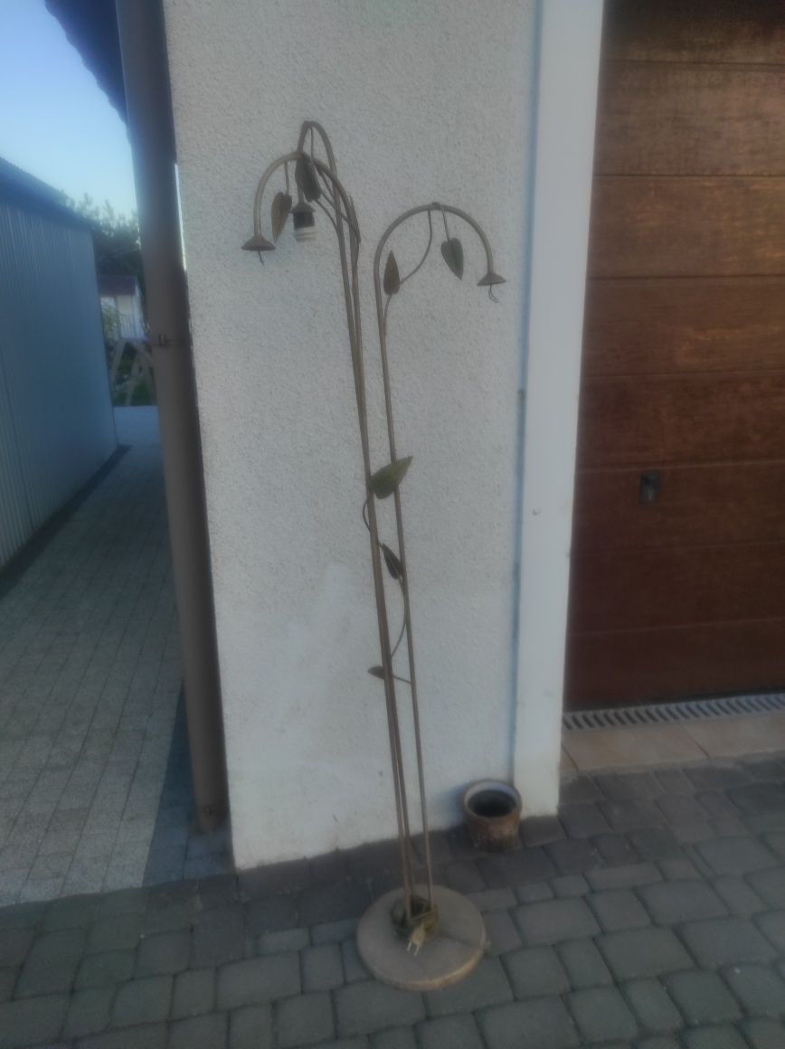 Lampa stojąca, liście, metaloplastyka