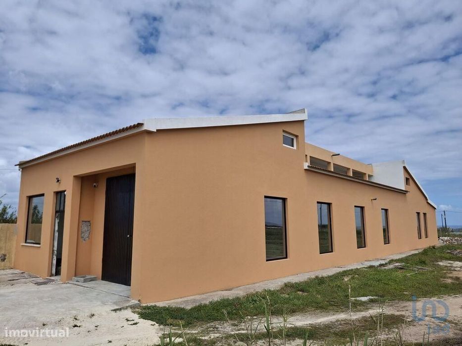 Loja / Estabelecimento Comercial T9 em Ferrel de 216,00 m2