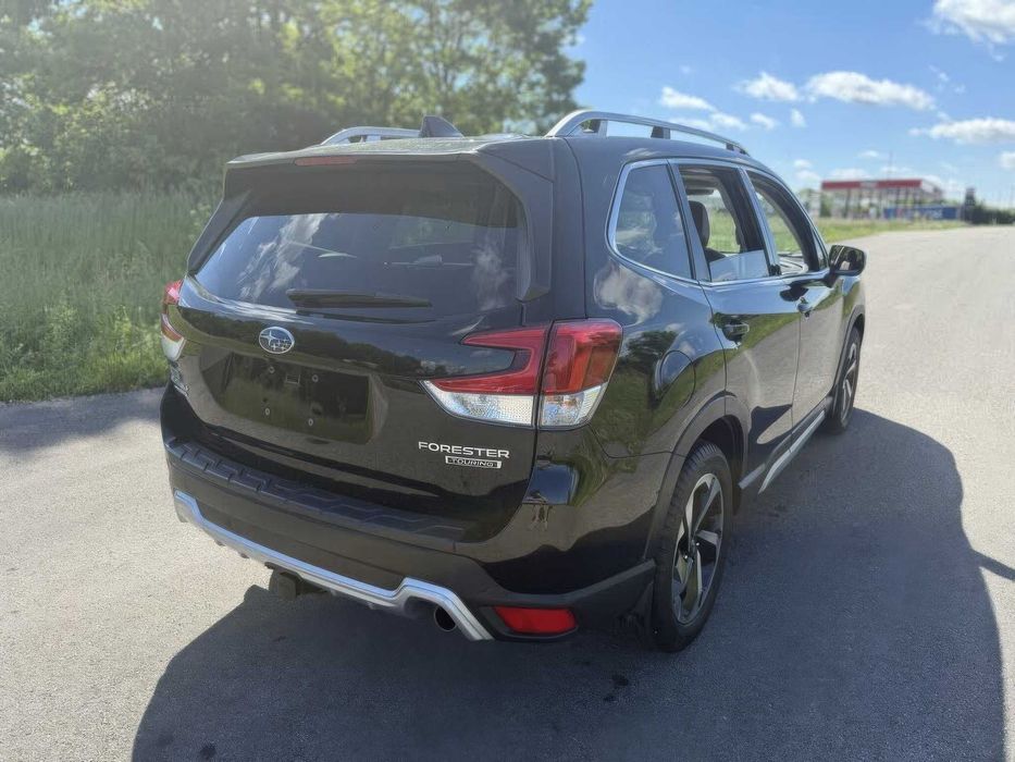 Subaru Forester Touring Crossover      2022