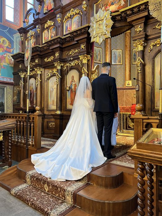 Весільна сукня для тендітної дівчини