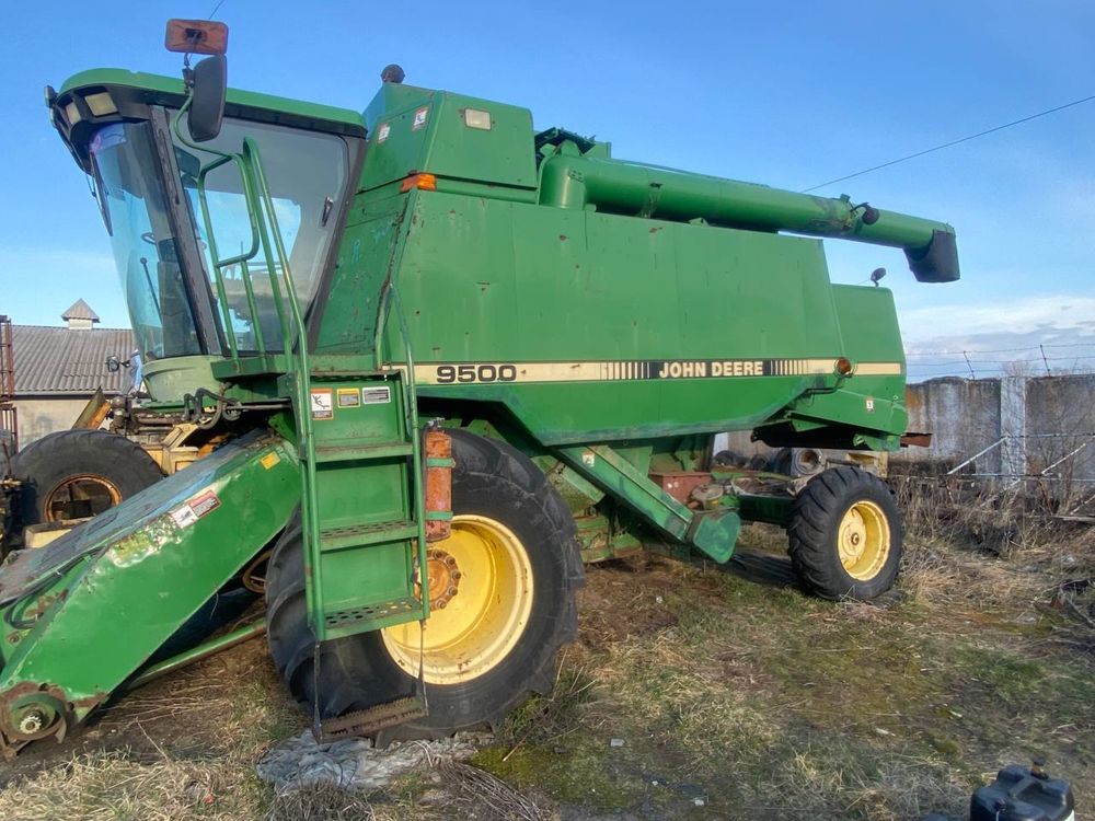 Комбайн John Deere 9500