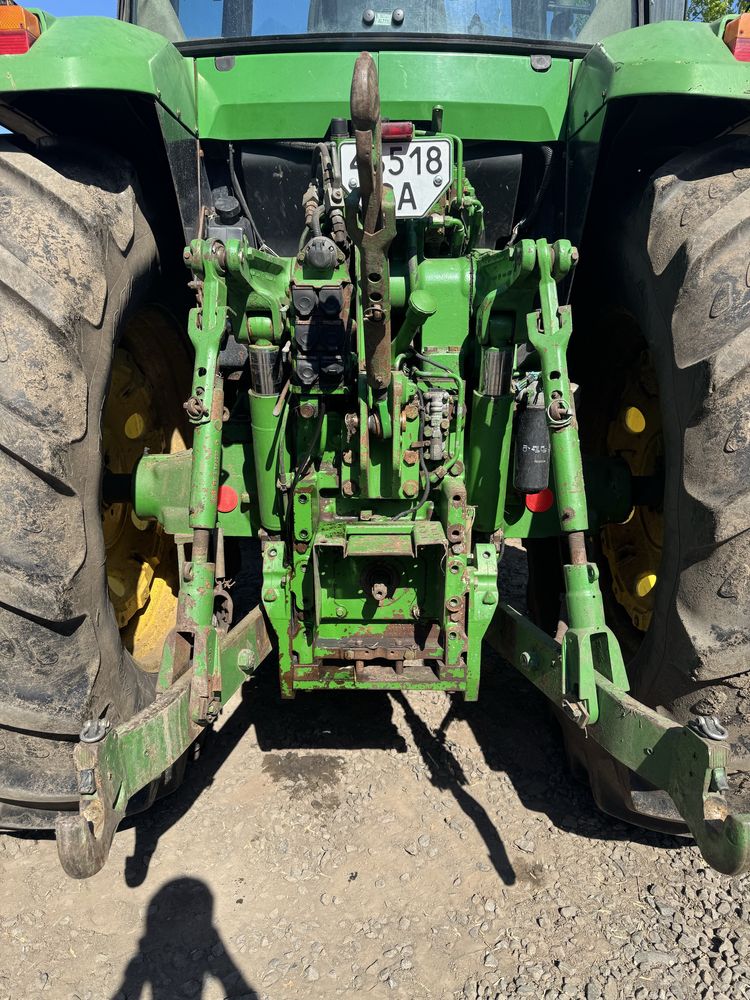 Трактор John Deere 7700