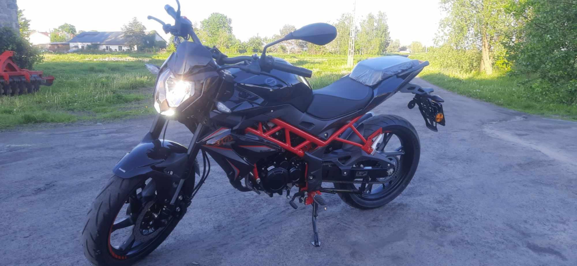 Benelli  bn  125