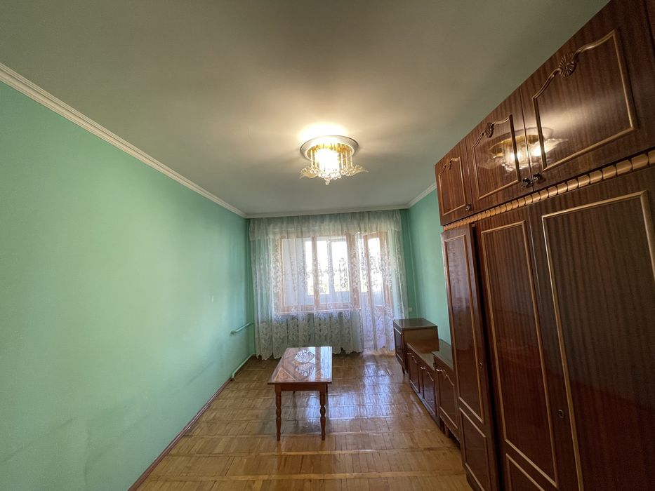 Даруємо стінку в ідеальному стані , місто Чернівці