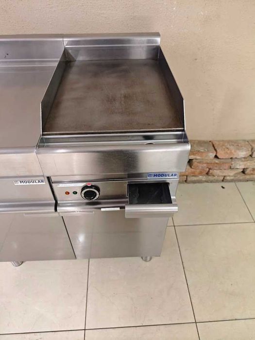 Grill gastronomiczny Modular + kuchnia elektryczna + blat roboczy