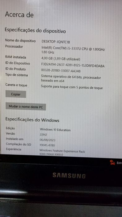 Samsung Notebook 730U a funcionar