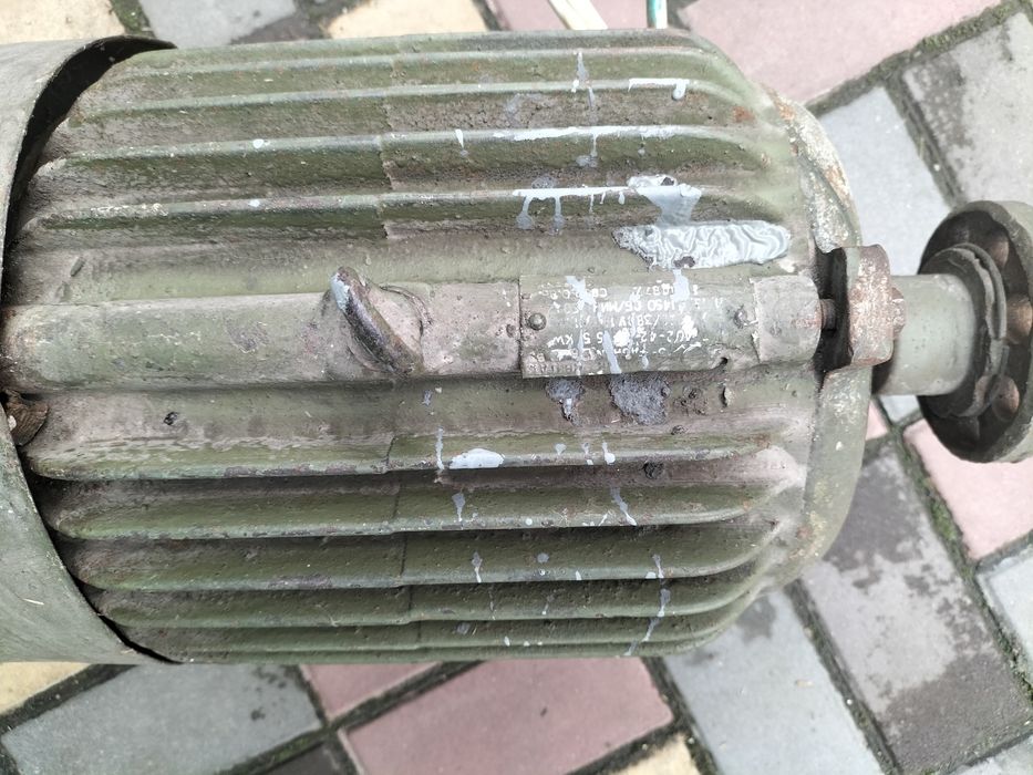 Продам електро двигатель 5,5кВт,1450 об.