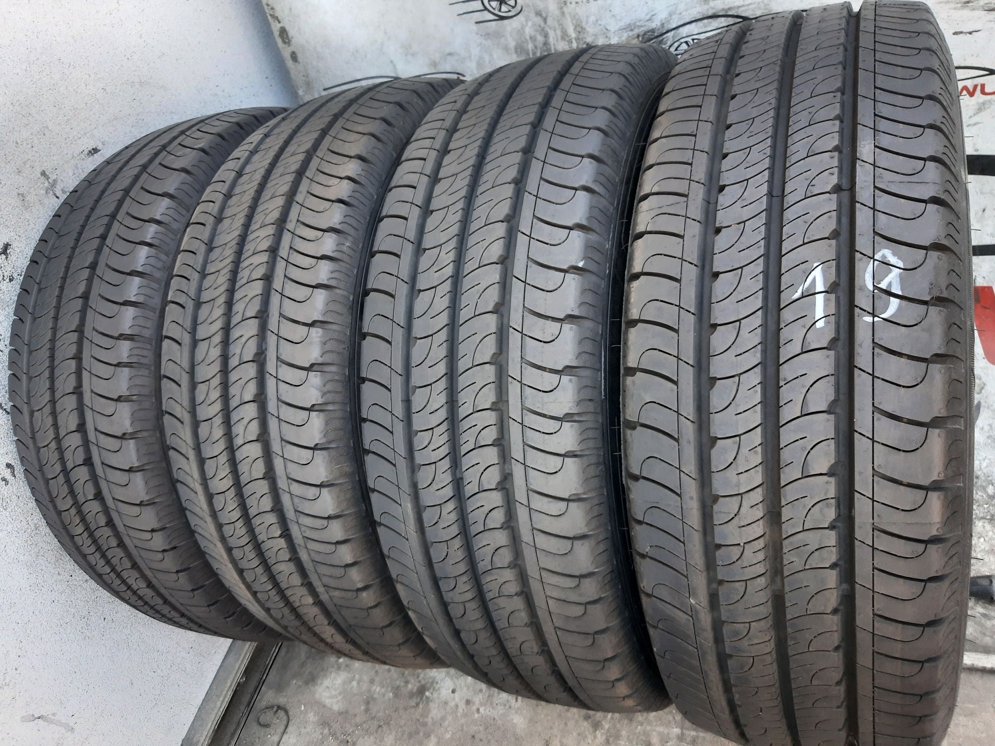 215/65r16C 109T Goodyear Efficient Grip Cargo